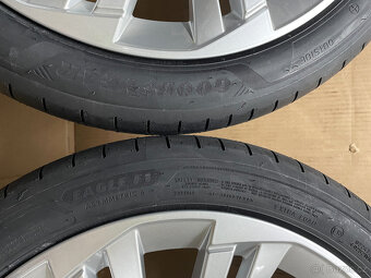 R.V 2025 NOVÁ ORIGINÁL LETNÍ SADA ŠKODA SUPERB 3,4 235/40/19 - 3