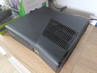 Xbox 360S 250Gb, ovladač, kinect, krabice - 3