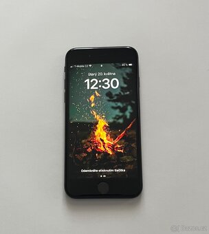 Apple iPhone SE 2020 128 GB - 3