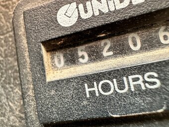 nakladač LOCUST 752 - 3