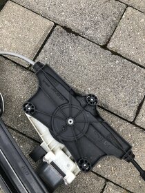 Stahovačka oken VW Passat B8 - 3