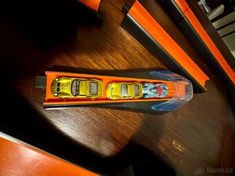 HOT WHEELS ID závodní dráha + 3 auta Hot Wheels ID - 3