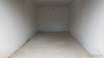 Pronájem pěkné garáže Praha 6 - Dejvice. Dílna, sklad 16m2. - 3