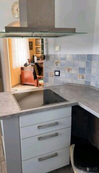 Moderní kuchyňská linka komplet se spotřebiči,4676 - 3