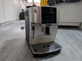 Automatický kávovar DeLonghi ECAM 220.31.SB Magnifica Start - 3