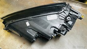 pravý predni xenon Škoda Karoq - 3
