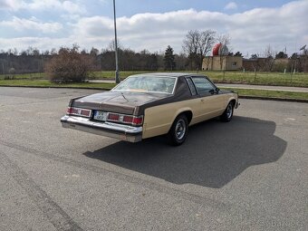 OLDSMOBILE Delta 88 Coupe - 3
