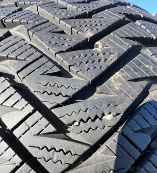 225/55 R18 98V zimní pneumatiky Laufenn (3122) - 3