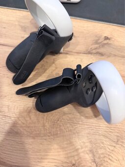 Meta Quest 2 VR brýle + příslušenství - 3