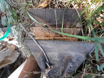 Prodám litinové desky na kamna. - 3