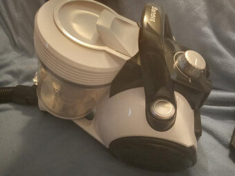 NOVÝ bezsáčkový vysavač Siguro, malý a lehký - 3