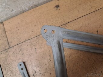 Vzpěry blatníku Jawa pérak - 3