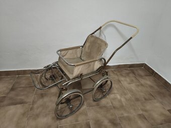 Retro kočárek nálezový stav - 3