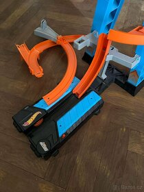 Hot Wheels Padajícíc věž+3 autíčka - 3