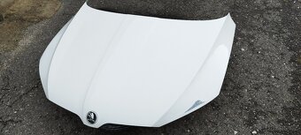 Skoda Superb 3,přední kapota,bilá,3V0823031A - 3