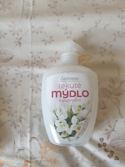 Jar 900ml 60kč,houbičky söke 10ks, mýdlo s dávkovačem 20kč - 3