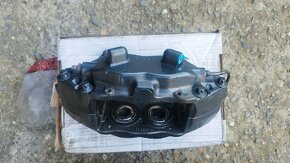 Prodám brzdovy třmen Brembo 4 pístkový - 3