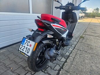 Aprilia SR RST Motard, 125 cm3, r.v. 2014 - 3