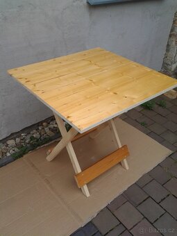 Prodám skládací stůl ze dřeva, 75x78,5cm - 3