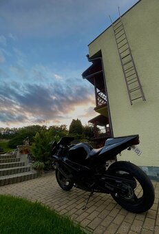 Suzuki GSXR 600 - 3