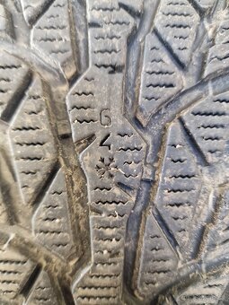 Nokian zimní 205/55r16 - 3