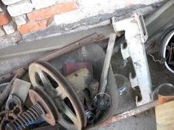 E 512-514 domeček ložiska pojezdového urychlovače - 3