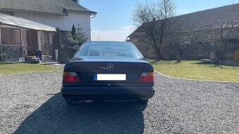Mercedes-Benz 300 CE (1990) v perfektním stavu - 3
