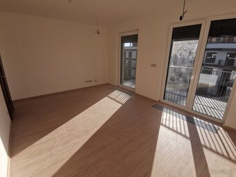 Nové 2+kk s balkonem v projektu Výhledy Řeporyje – nastěhová - 3