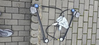 Challenger 2015-2023 stahovačka - 3