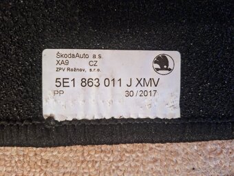 Originální koberečky Škoda Octavia 3 - řidičův opotřebovaný - 3