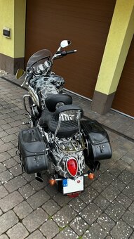 Triumph Rocket III Classic - 3