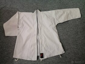 1x blůzka karate, 1x blůzka judo, 1x pásek - 3