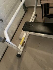 Bench press lavice + kladka na záda - 3