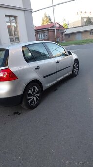 Volkswagen Golf 5 - 3