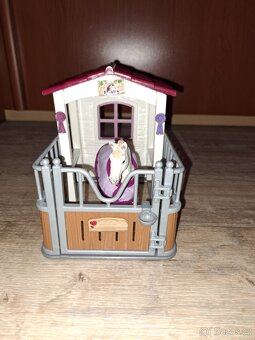 Stáj s koněm - 3