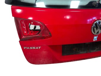 Páté dveře červená barva LY3D VW Passat B7 kombi 2011 - 3