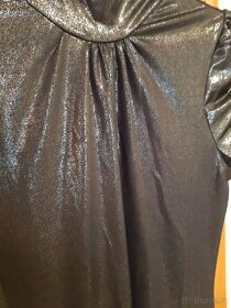Společenské šaty s leským efektem - 3