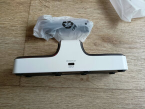 Nabíjecí stojánek na 2 ovladače PS5 - 3