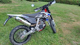 Kvalitní španělské enduro AJP 250 - 3
