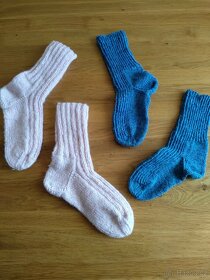 Ručně pletené ponožky. - 3