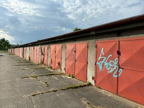 Prodej řadové  garáže  Pardubice-Doubravice - 3