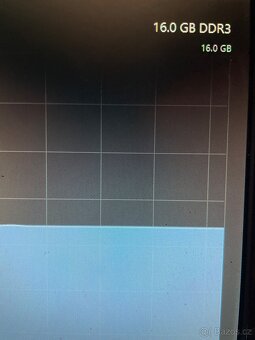 Motherboard s komponenty - 3