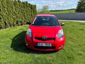 Toyota yaris 1.3 - 3