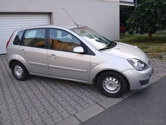 Ford fiesta 1.3 rok 2009 - 3