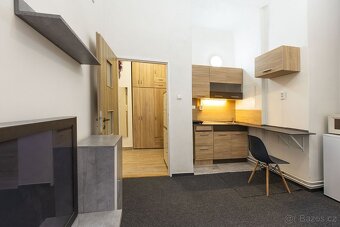 Pronájem bytu 1+kk v centru Pardubic - 3