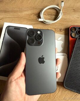 Apple iPhone 15 PRO MAX 256gb černý - 3