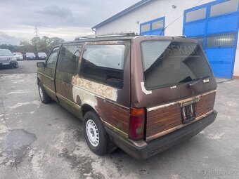 Chrysler Grand Voyager 1 model 1988 3,0 - 3