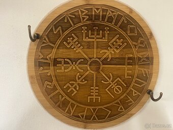 Vikingská sekera s držákem. - 3