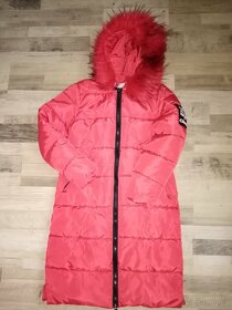 Červený zimní kabát, s odepinaci kožešinou, L, odpovida M - 3