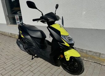 SYM Orbit III Euro 5 BLACK/YELLOW-PŘI RYCHLEM JEDNÁNÍ SLEVA - 3
